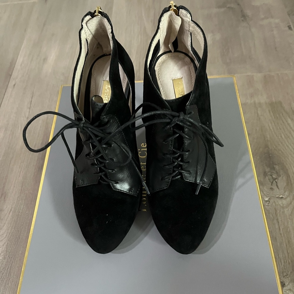 Black suede pumps size 5- run true to size